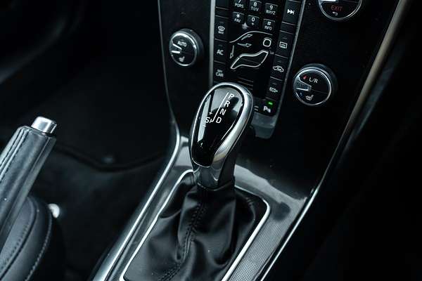 2017 Volvo V40 T3 Momentum