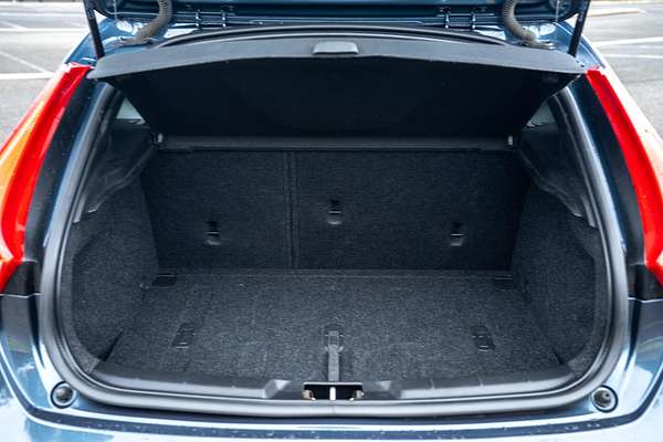 2017 Volvo V40 T3 Momentum