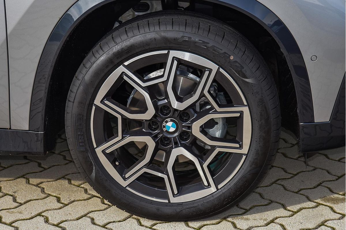 2025 BMW X1 sDrive18i U11