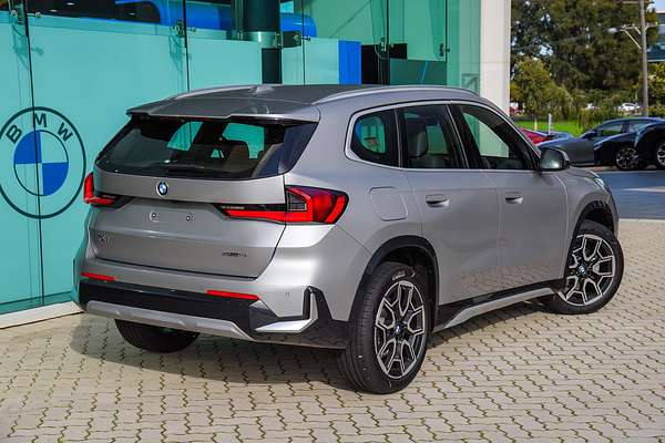 2025 BMW X1 sDrive18i U11