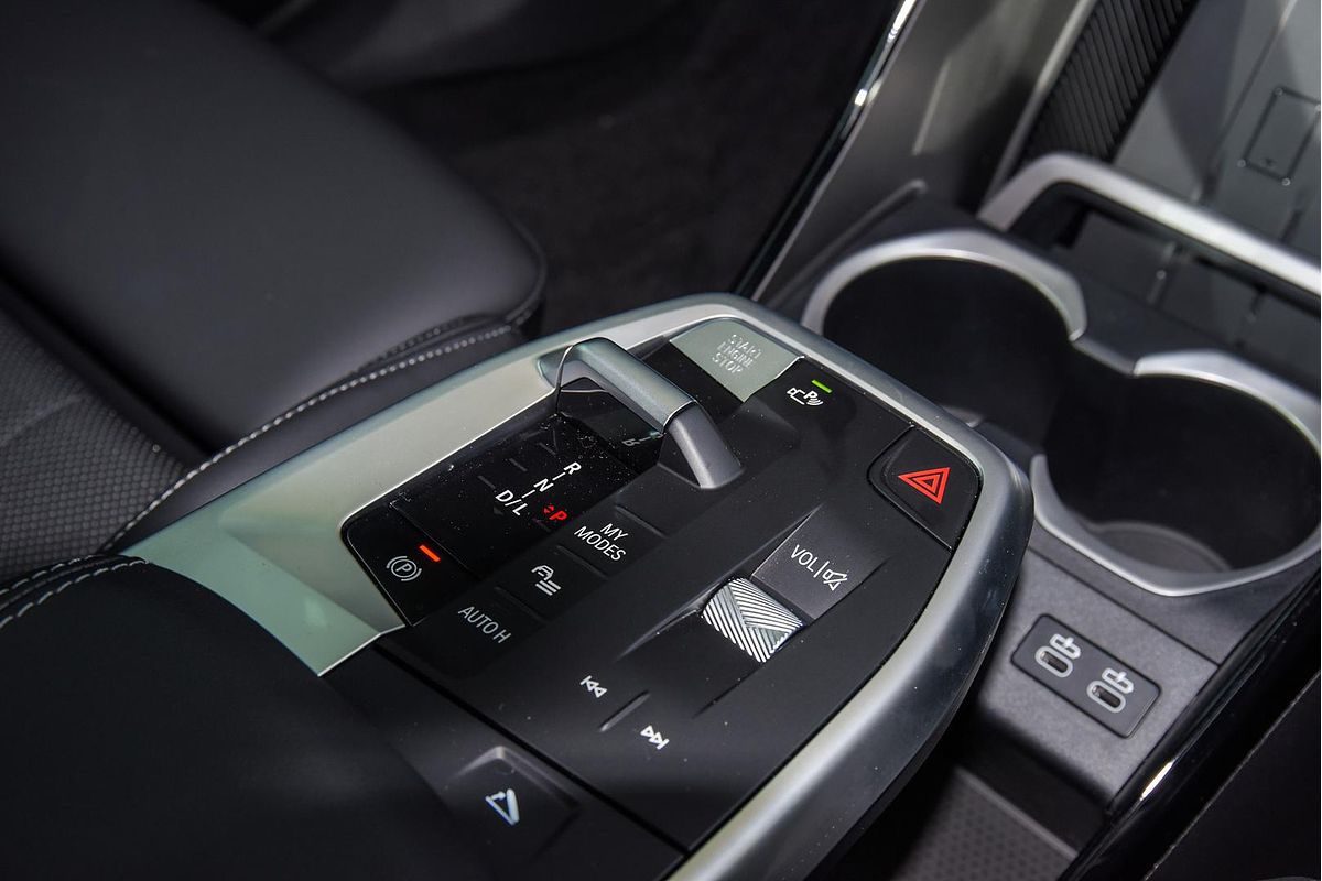 2025 BMW X1 sDrive18i U11