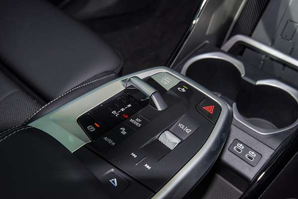 2025 BMW X1 sDrive18i U11