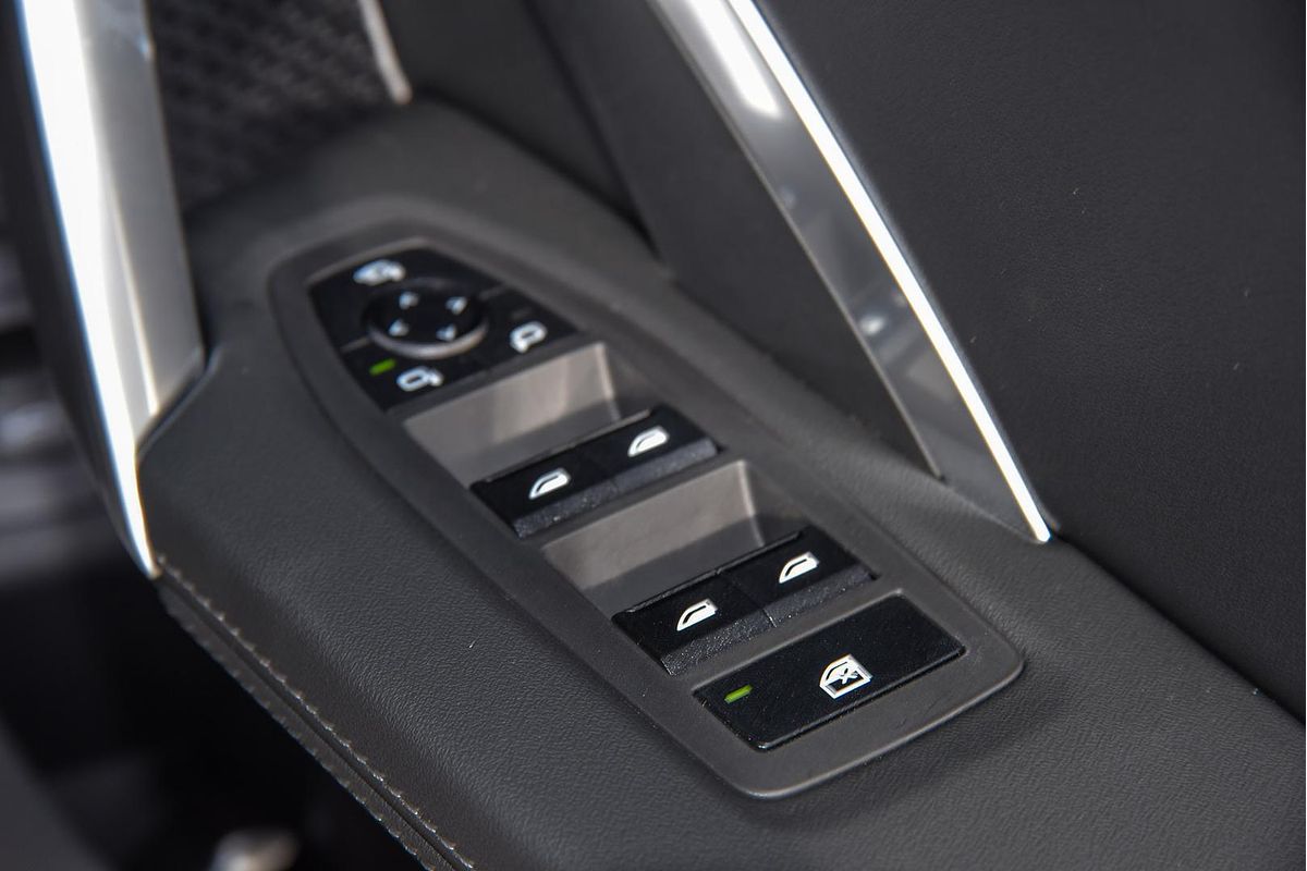 2025 BMW X1 sDrive18i U11