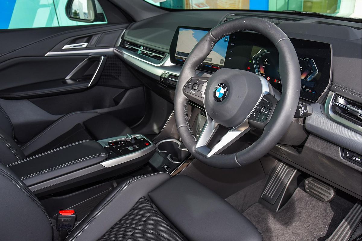 2025 BMW X1 sDrive18i U11