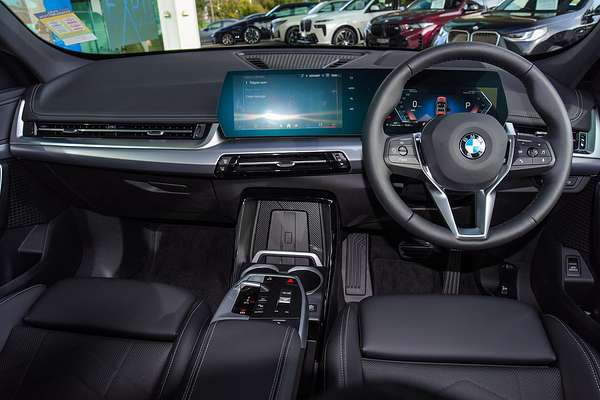 2025 BMW X1 sDrive18i U11