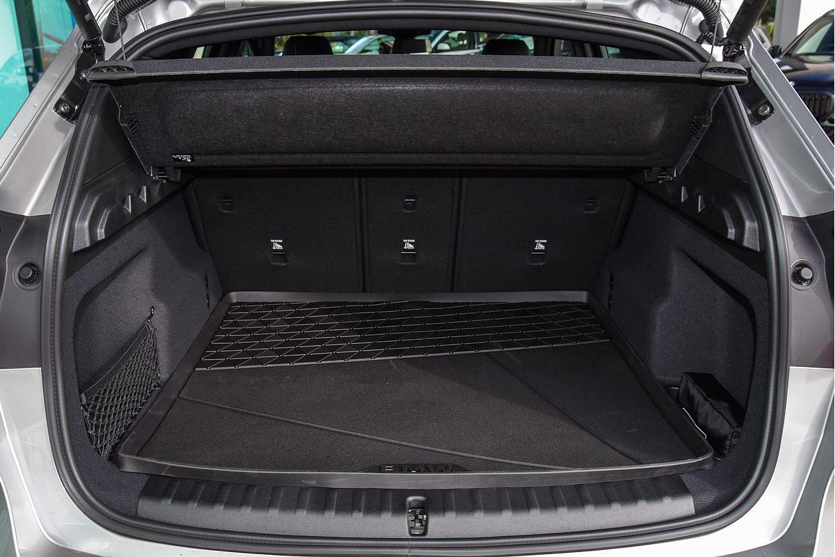 2025 BMW X1 sDrive18i U11