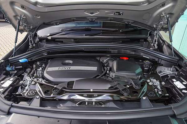2025 BMW X1 sDrive18i U11