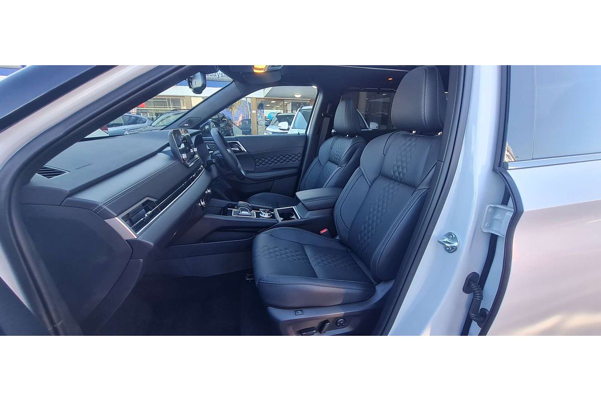 2025 Mitsubishi Outlander PHEV GSR ZM