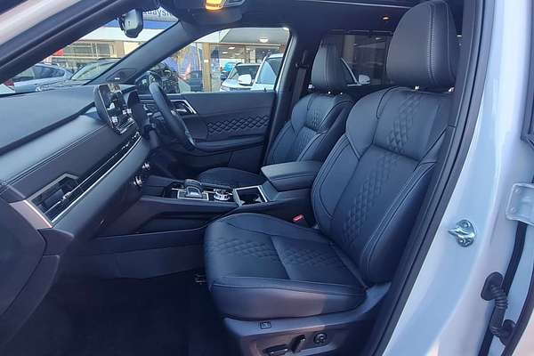 2025 Mitsubishi Outlander PHEV GSR ZM