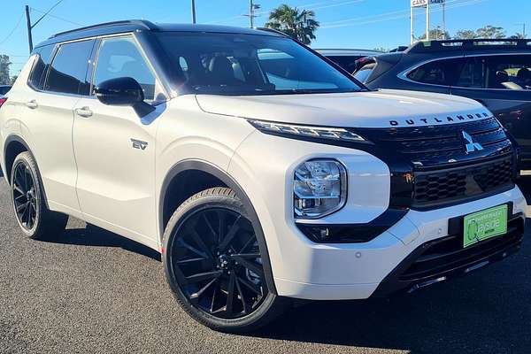 2025 Mitsubishi Outlander PHEV GSR ZM