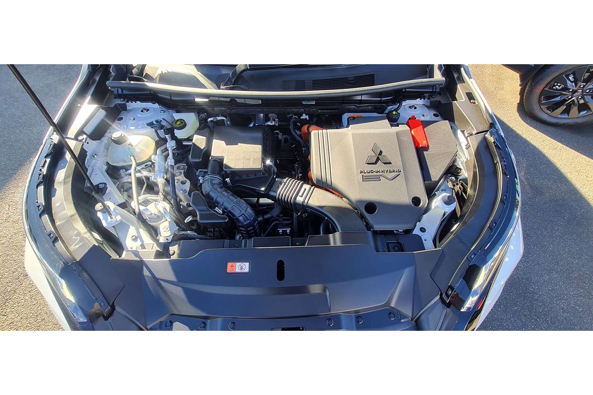 2025 Mitsubishi Outlander PHEV GSR ZM
