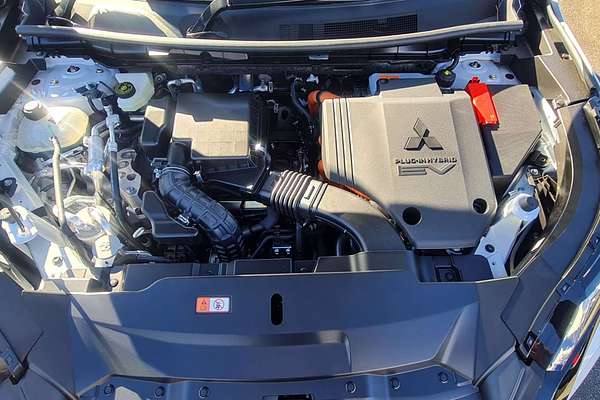 2025 Mitsubishi Outlander PHEV GSR ZM