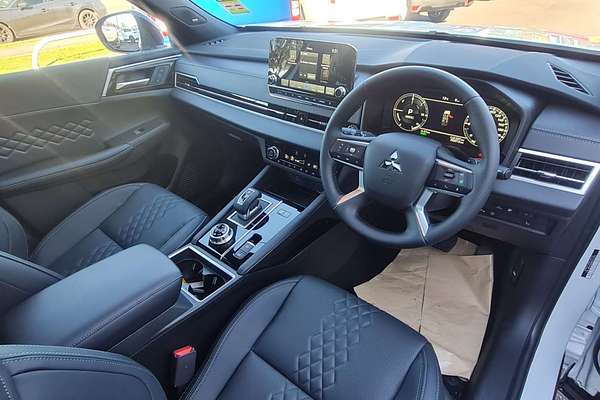2025 Mitsubishi Outlander PHEV GSR ZM