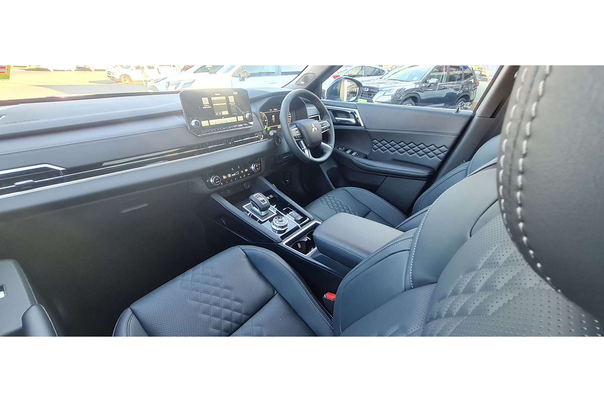 2025 Mitsubishi Outlander PHEV GSR ZM