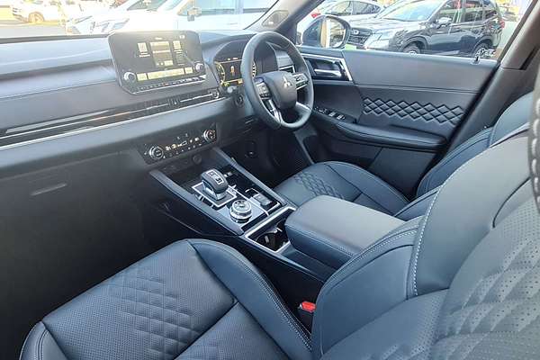 2025 Mitsubishi Outlander PHEV GSR ZM