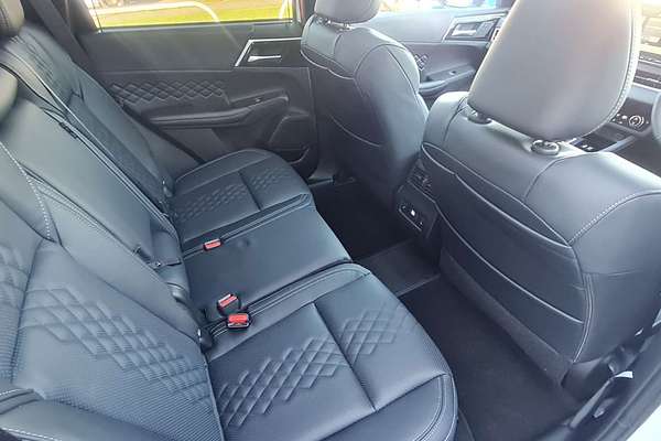 2025 Mitsubishi Outlander PHEV GSR ZM