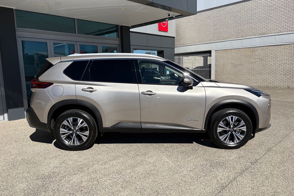 2025 Nissan X-TRAIL ST-L e-POWER T33