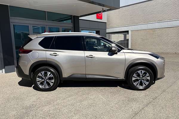 2025 Nissan X-TRAIL ST-L e-POWER T33