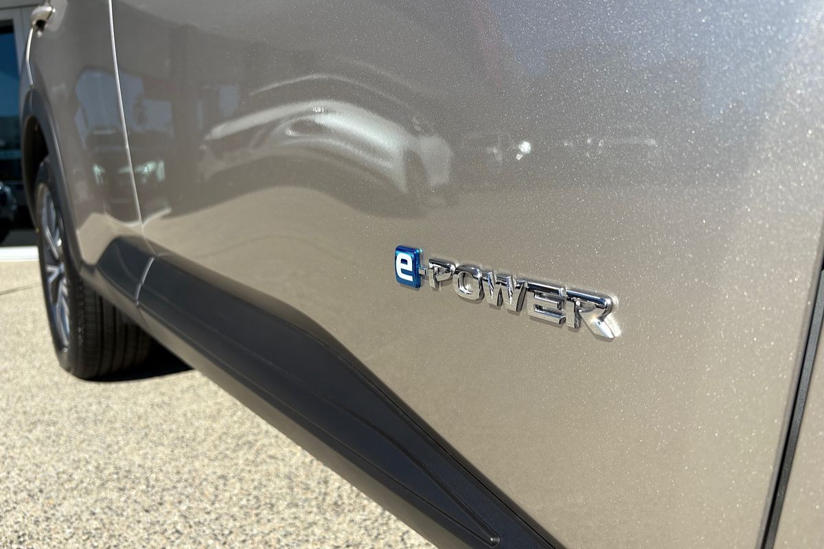 2025 Nissan X-TRAIL ST-L e-POWER T33