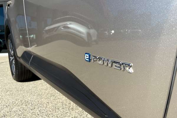 2025 Nissan X-TRAIL ST-L e-POWER T33