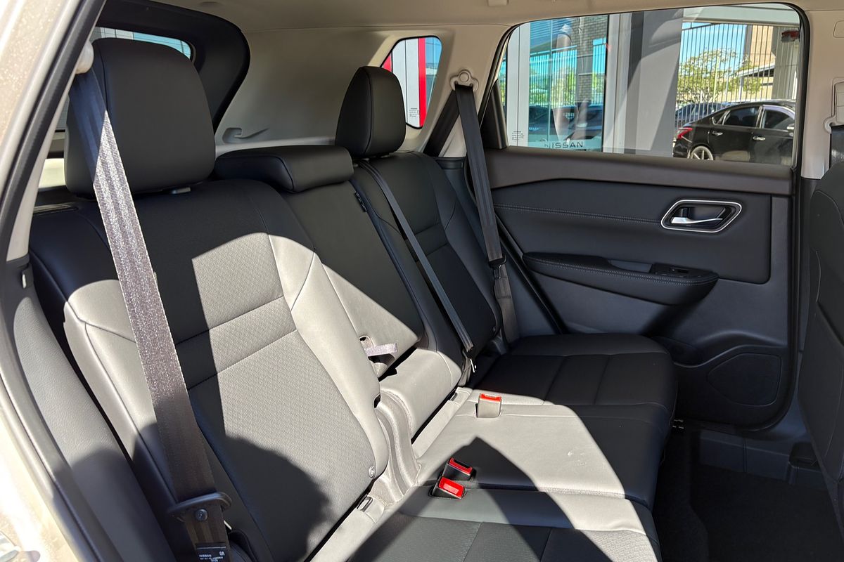 2025 Nissan X-TRAIL ST-L e-POWER T33