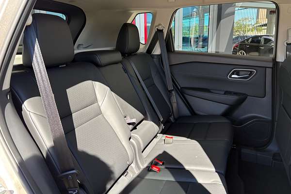 2025 Nissan X-TRAIL ST-L e-POWER T33