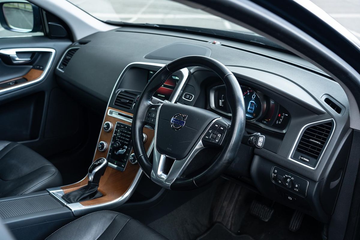 2016 Volvo XC60 T5 Luxury