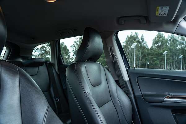 2016 Volvo XC60 T5 Luxury