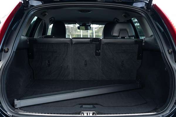 2016 Volvo XC60 T5 Luxury
