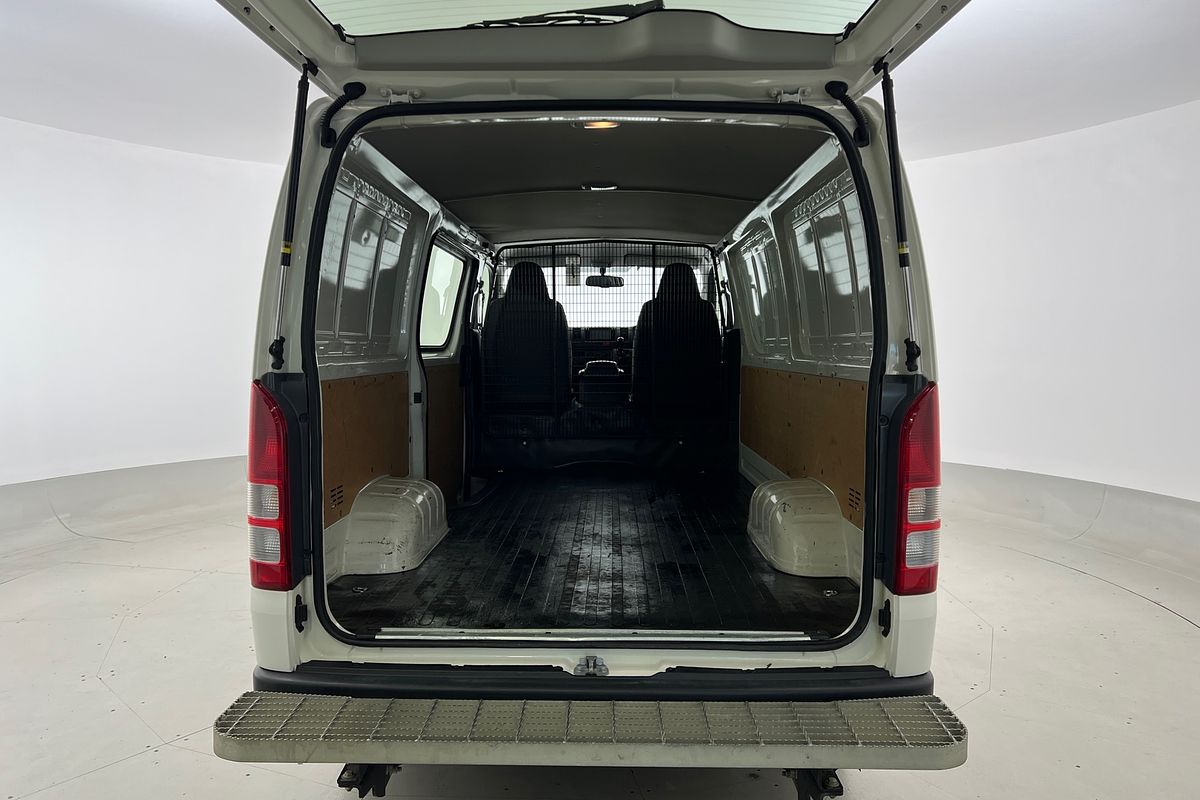 2018 Toyota Hiace TRH201R LWB