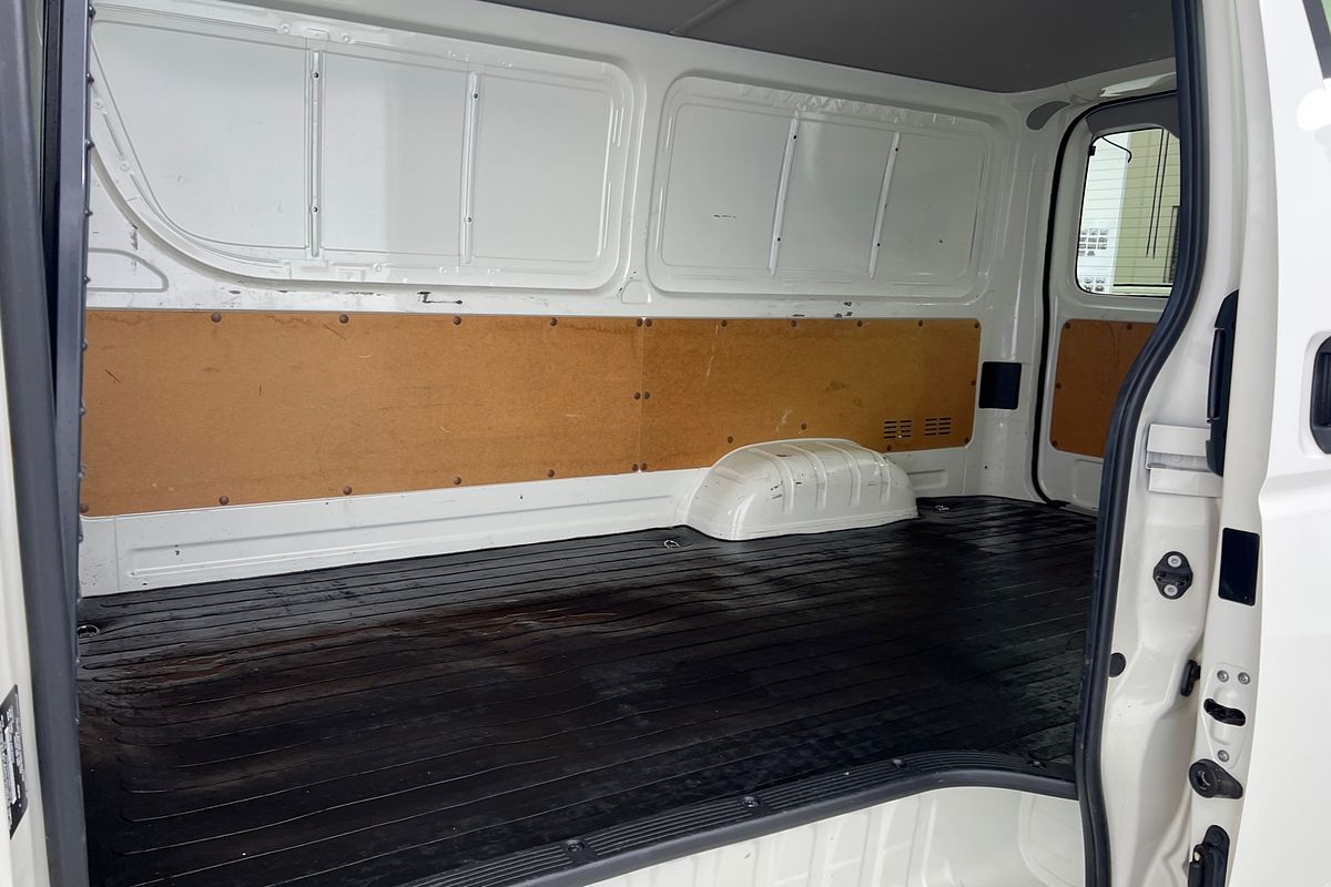 2018 Toyota Hiace TRH201R LWB