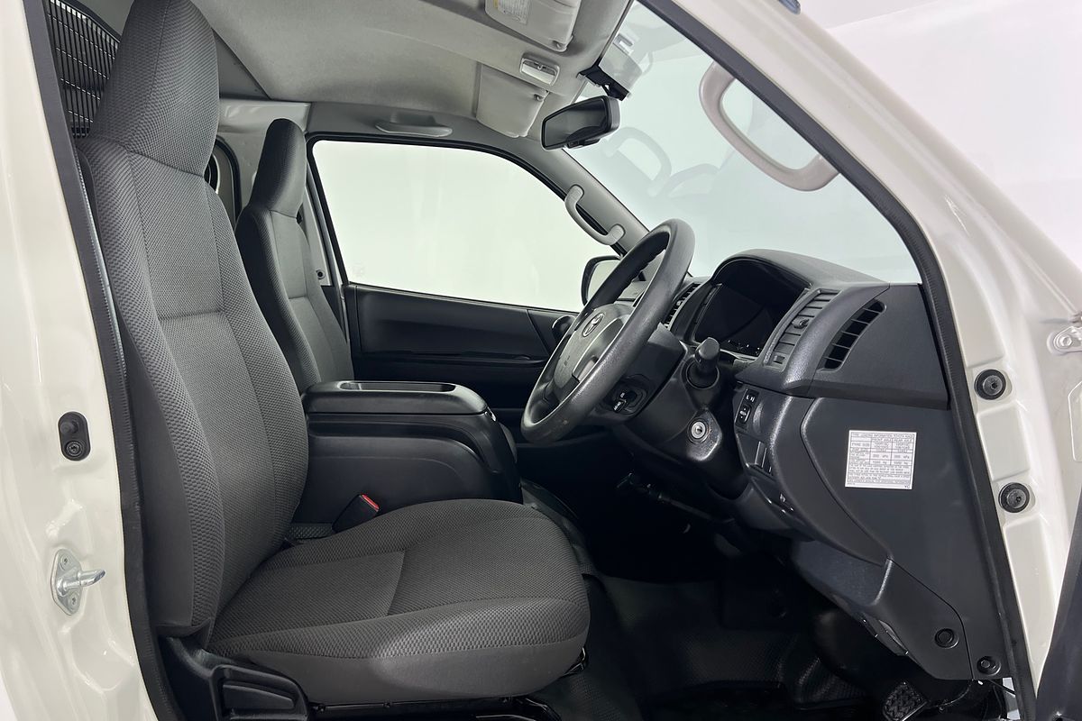 2018 Toyota Hiace TRH201R LWB
