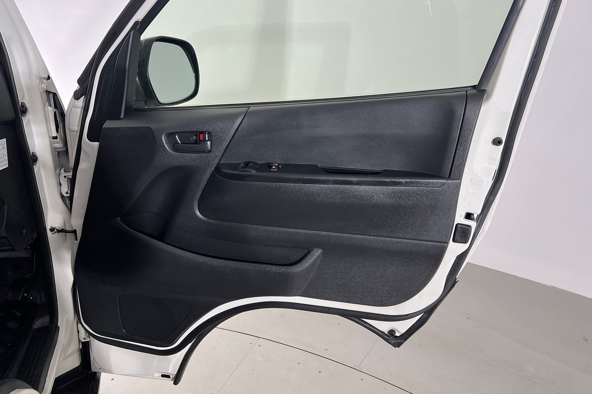 2018 Toyota Hiace TRH201R LWB