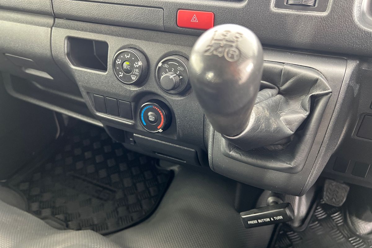 2018 Toyota Hiace TRH201R LWB