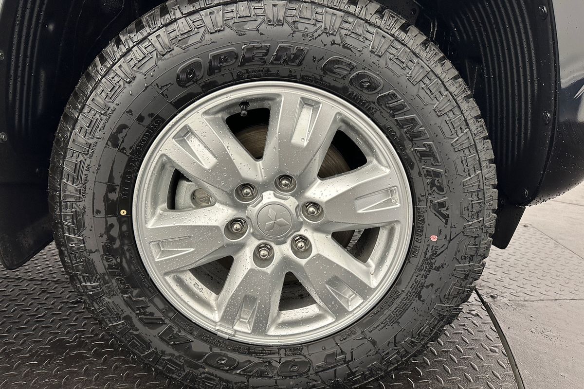 2025 Mitsubishi Triton GLX+ MV 4X4