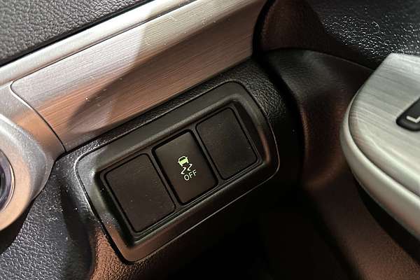 2016 Toyota Camry Atara S ASV50R