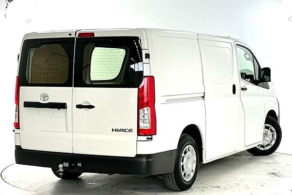 2022 Toyota Hiace GDH300R