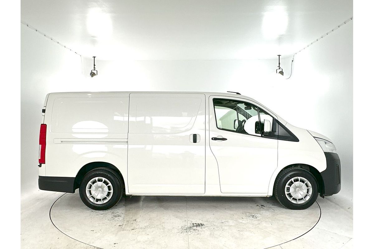 2022 Toyota Hiace GDH300R