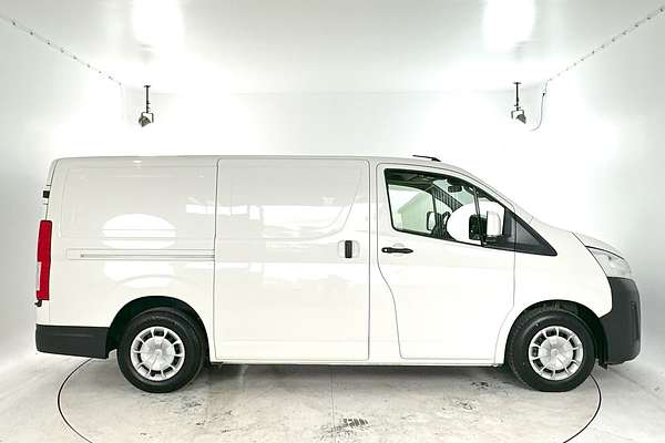 2022 Toyota Hiace GDH300R