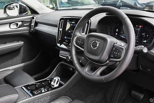 2024 Volvo XC40 Ultra B4 Bright