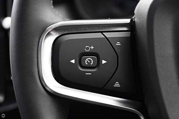2024 Volvo XC40 Ultra B4 Bright