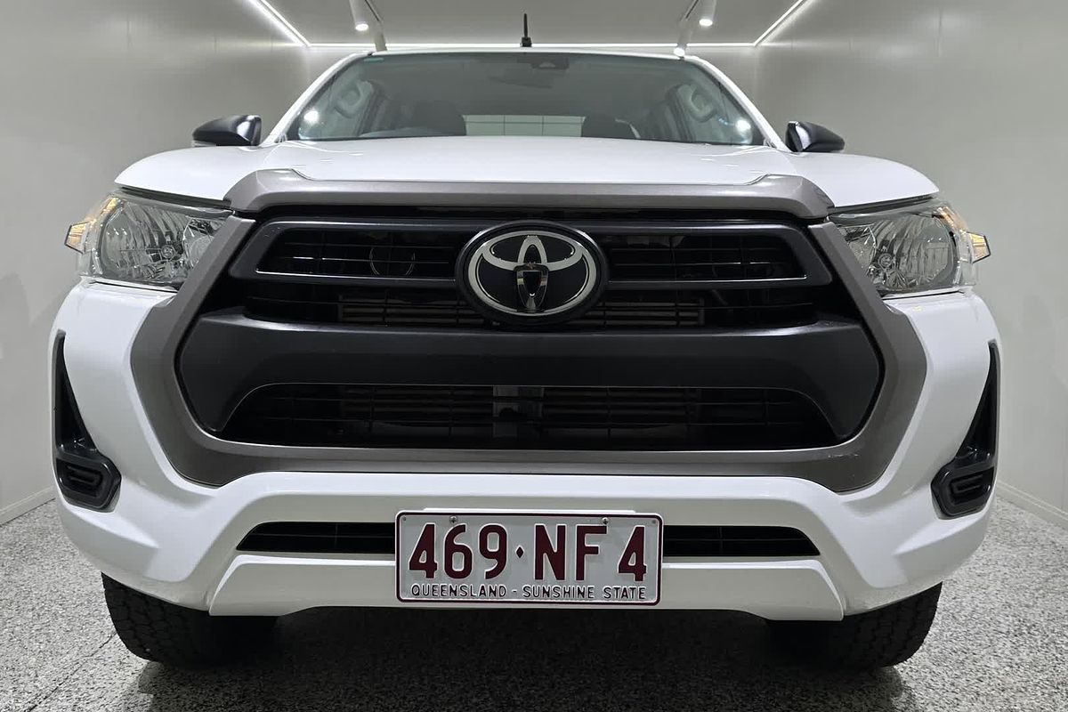 2021 Toyota Hilux Hilux 4x4 SR 2.8L T Diesel Automatic Extra Cab C/C GUN126R 4X4