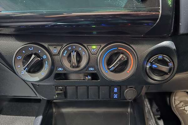 2021 Toyota Hilux Hilux 4x4 SR 2.8L T Diesel Automatic Extra Cab C/C GUN126R 4X4