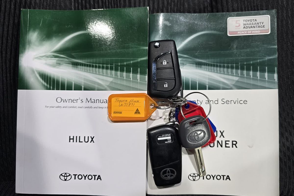 2021 Toyota Hilux Hilux 4x4 SR 2.8L T Diesel Automatic Extra Cab C/C GUN126R 4X4