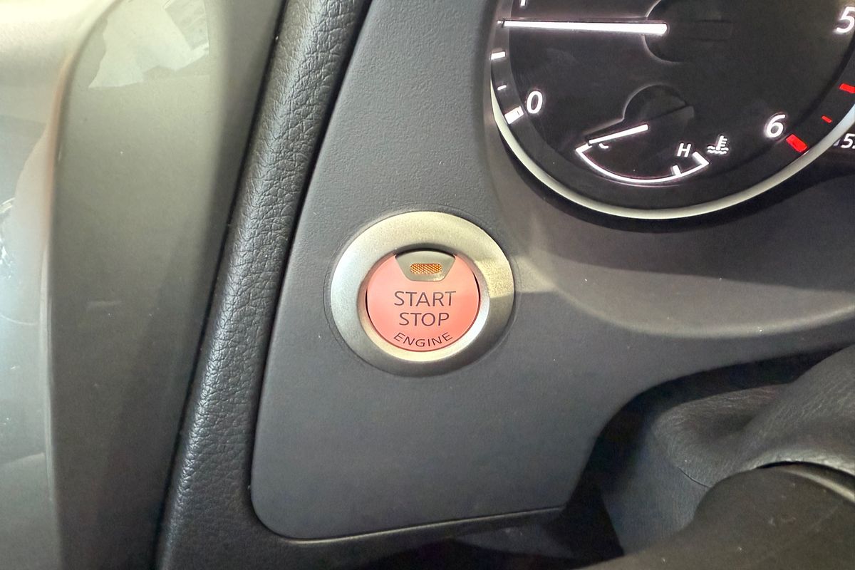 2025 Nissan Navara ST-X D23 4X4