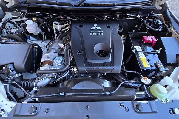 2022 Mitsubishi Pajero Sport GLS QF