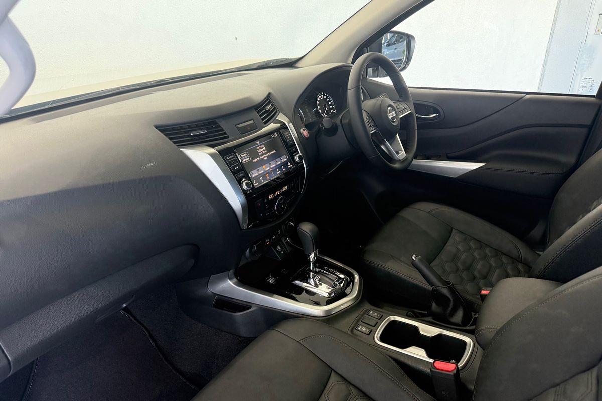 2025 Nissan Navara ST-X D23 4X4