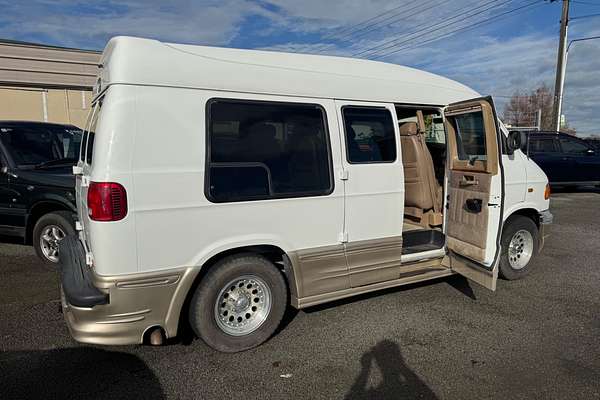 2001 Dodge RAM STARCRAFT