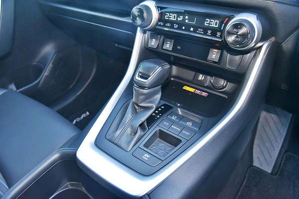 2024 Toyota RAV4 XSE AXAH52R