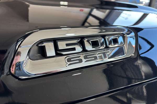 2025 RAM 1500 Laramie Sport Hurricane SO RamBox DT 4X4 SWB